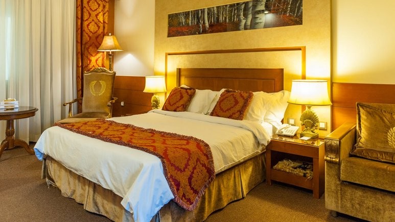 hotel-img